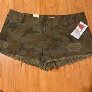 🚨 Target/mossimo super cute camo shorts! 🚨